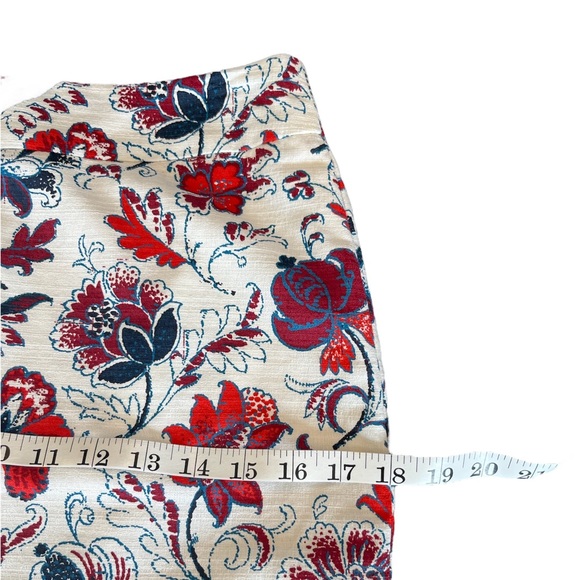 Ann Taylor Floral Mini Skirt Size 2P - Picture 4 of 7